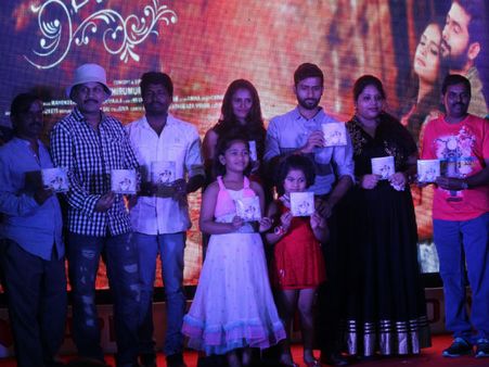 பிந்துகோஷ் மகன்களின் 'ஒரு செல்லுலாயிட் காதல்'!