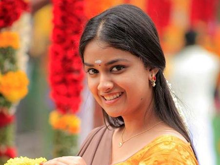 ஹய்யா ஜாலி ஜாலி.. ஏன் இப்படித் துள்ளிக் குதிக்கிறார் கீர்த்தி சுரேஷ்??