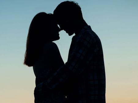 இசையமைப்பாளருடன் கன்னக்குழி அழகிக்கு காதலாமே?