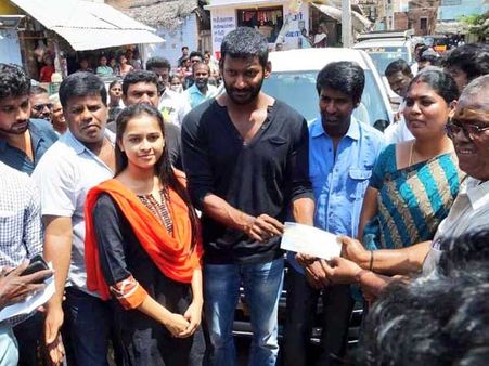 உதவி செய்வதில் விஷாலைப் பின்பற்றும் ஸ்ரீதிவ்யா