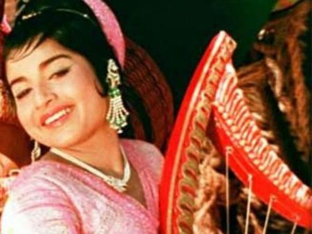 அடடே, சன் லைஃப் டிவி சேனலிலும் 'அம்மா' பிறந்தநாள் கொண்டாட்டம் போல?