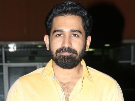 முன்பு வாய்ப்பு பிச்சை.. இப்போது பைனான்ஸ் பிச்சை..! - விஜய் ஆன்டனியின் வாக்குமூலம்