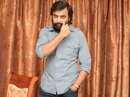 நான் அரசியல் பேசவில்லை, மனிதம் பேசுகிறேன்! - இயக்குநர் சசிகுமார்