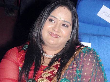 'என்னைப் பாத்த பிறகுதான் கப்பக் கிழங்குன்னு பாடனீங்களா ராஜா சார்?'- நடிகை ராதா