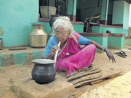 கொல்லங்குடி கருப்பாயிக்கு விஷால் நிதி உதவி.. .நடிகர் சங்கத்தில் சேர்க்கவும் உறுதி!