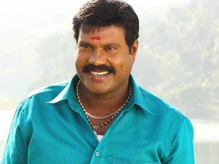 என் கணவர் நண்பர்களின் கட்டாயத்தால் மது குடித்தார்: கலாபவன் மணியின் மனைவி புகார்