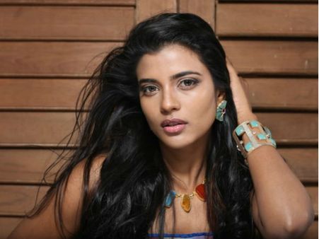 பாலிவுட்டிற்கு பறந்தார் 