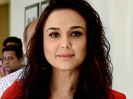 3 வருடமாக இழுத்தடித்த செக் மோசடி வழக்கிலிருந்து பிரீத்தி ஜிந்தா விடுதலை!