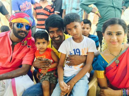 விஷாலின் 'மருது'வில் மகன்களுடன் கலக்கிய சூரி