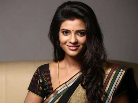 நல்லா தமிழ் பேசற நடிகைக்கு வாய்ப்பு தருவதில்லையே ஏன்?- ஒரு நடிகையின் குமுறல்