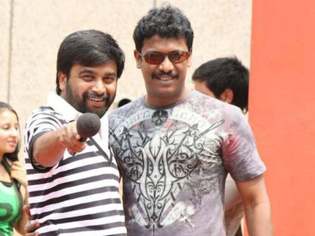 'நீ விருது வாங்கறதை ரசிச்சு பார்க்கப் போறேன்'.. சமுத்திரக்கனியை வாழ்த்திய சசிக்குமார்