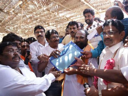 பூஜையுடன் தொடங்கியது பாரதிராஜாவின் 