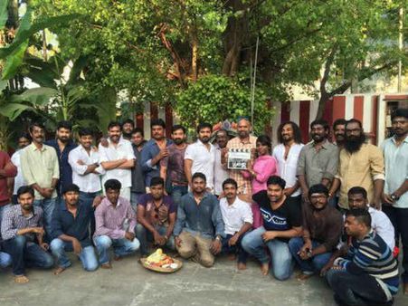 எங்க ஏரியா உள்ள வராத.. பூஜையுடன் தொடங்கியது 'சென்னை 28-2'