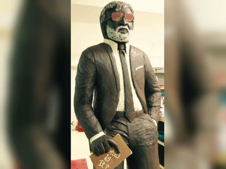 ரசிகர்கள் தவறாமல் தரிசிக்கும் 'சாக்லேட்' கபாலி!