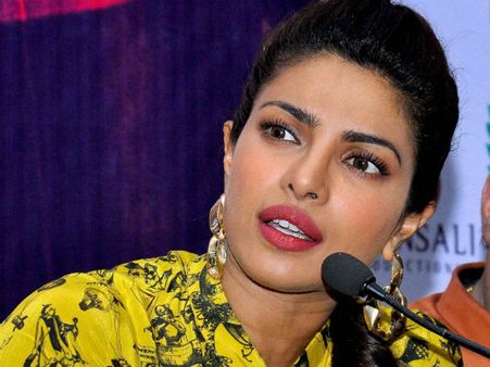 வெள்ளை மாளிகையில் அமெரிக்க அதிபருடன் விருந்து சாப்பிடும் பிரியங்கா சோப்ரா?