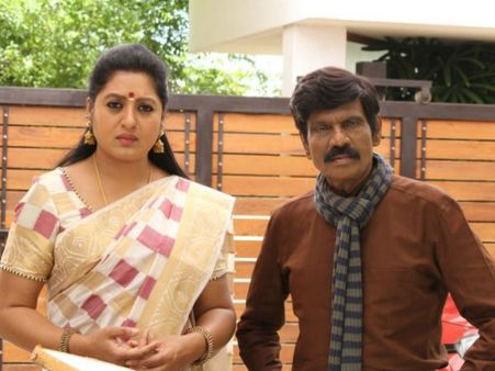 'எங்களுக்கு வேறு எங்கும் கிளைகள் கிடையாது' .. அரசியல் நையாண்டியுடன் களமிறங்கும் கவுண்டமணி