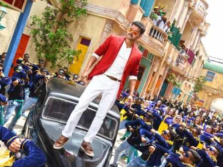 'தியேட்டர்கள் இல்லாவிட்டால் பரவாயில்லை, திருமண மண்டபங்களில் படத்தை ஓட்டுவோம்!'