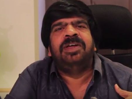 பீப் பாட்டுக்காக என் மகன் ஏன் மன்னிப்பு கேட்க வேண்டும்?- விஷாலுக்கு எதிராக பொங்கும் டி ராஜேந்தர்!