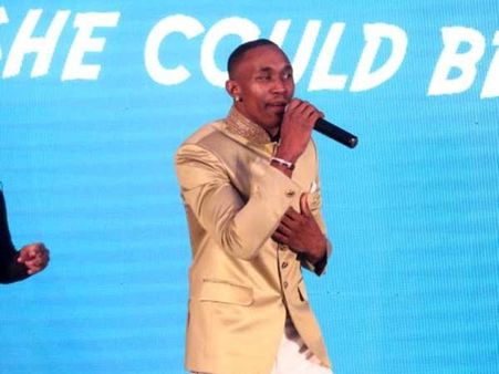 பாலிவுட்டில் நட்சத்திரமாகத் துடிக்கும் பிராவோ!