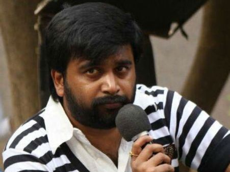 பெத்தவங்ககிட்ட அதிகம் பேசுங்க!- சசிகுமார்