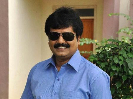 முதலில் குடும்பத்திற்கு நல்ல தலைவனாகவும் பின்னர் ரசிகனாகவும் இரு - விவேக்