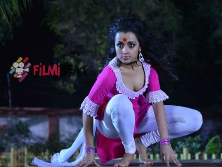 இன்னும் ரசிகர்களை கலங்கடிக்கும் மூடிலேயே இருக்கும் அழகுப் பேய் த்ரிஷா