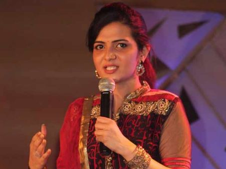 விஜய் டிவியில் டிடியின் அடுத்த அதிரடி 'அச்சம் தவிர்'... ஜூன் 2 முதல் ஒளிபரப்பு