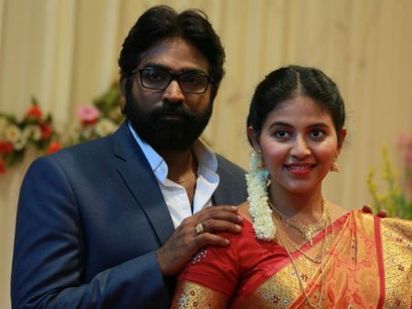 வசூலில்...இது நம்ம ஆளுவை வீழ்த்தியது கார்த்திக் சுப்புராஜின் 'இறைவி'