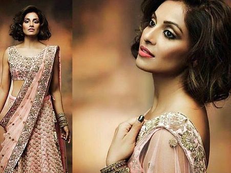 அலைபாய்ந்த கூந்தலை அடக்கி.. வெட்டிய கூந்தலுடன் 