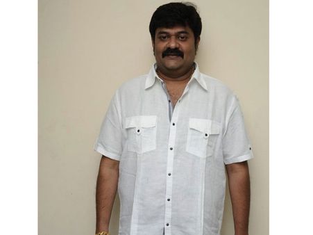 உயிருடன் இருக்கிறார் வேந்தர் மூவிஸ் மதன்.. உ.பி.யில் போலீஸிடமிருந்து தப்பினார்!