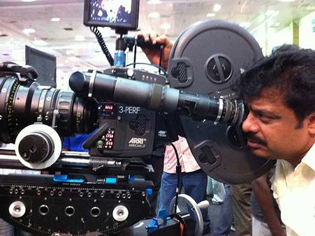 சினிமா கற்க ஆசையா ?.. அங்கேயே இருங்க.. உங்களைத் தேடி வருகிறார் ஆர்.பாண்டியராஜன்!