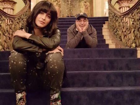 தந்தையர் தினம்.. மகளுடன் படம் எடுத்துப் போட்ட கமல்ஹாசன்!