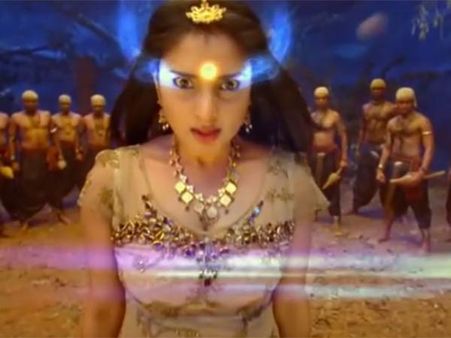 பேய் சீசன் முடியப்போகுது... இனி பாம்பு சீசன் ஆரம்பம்: மிரட்ட வரும் ரம்யா