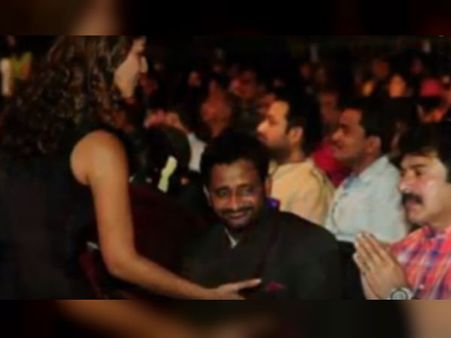 கையெடுத்துக் கும்பிட்ட மம்முட்டி... கூப்பிட்டு கையைப் பிடித்துக் குலுக்கிய நயன்தாரா!