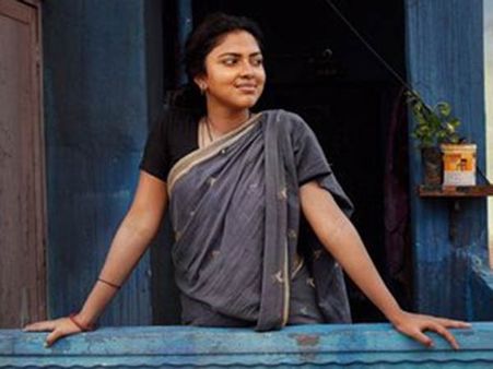 தனுஷின் 'அம்மா கணக்கு' தளபதி ரசிகர்களுக்கானது... கொண்டாடும் ரசிகர்கள்!