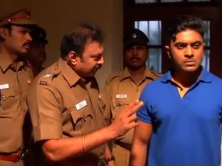 மறுபடியும் பிரபாவை இழுத்துட்டுப் போயிட்டாரே அந்த டிசி... எப்படி அடிக்கப் போறாரோ..!