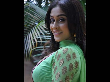 'நெஞ்சம் மறப்பதில்லை' படத்தை செல்வராகவனின் கண்கள் வழியாகப் பார்க்க ஆசை - ரெஜினா