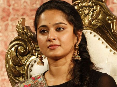 அடுத்ததும் சரித்திர படம்… இப்போதைக்கு நோ மேரேஜ்- அனுஷ்கா முடிவு