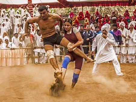 முதல்நாளில் 40 கோடிகளைத் தாண்டியது சல்மான்-அனுஷ்கா சர்மாவின் 'சுல்தான்'