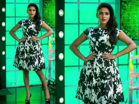 ஏற்கனவே கொளுந்துவிட்டு எரிந்த நெருப்பில் எண்ணெய்யை ஊற்றிய அமலா பால்