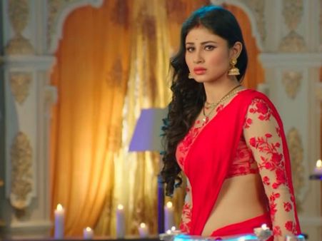 சன் டிவி நாகினியை தெரியுமா?: அப்போ இவர் யார்னு சொல்லுங்க பார்ப்போம்!