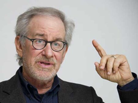 அடுத்த ஜேம்ஸ் பாண்ட்: இத்ரிஸ் எல்பாவுக்காக வாய்ஸ் கொடுக்கும் ஸ்டீவன் ஸ்பீல்பெர்க்