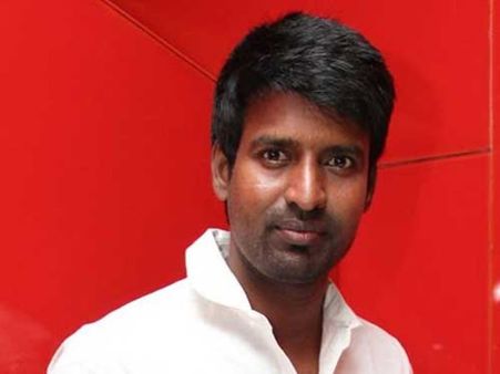 சூரி பிரமாதம்.. டிரைவர் சுமார்.. பேய் இம்ப்ரூவ் பண்ணனும்... திகில் வீடியோவை கலாய்க்கும் நெட்டிசன்கள்