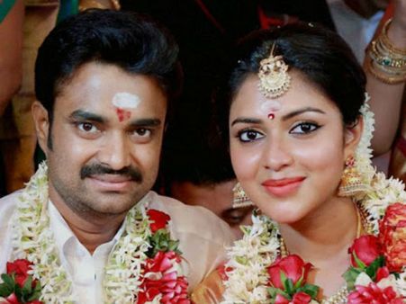 நடிகை மருமகள் ஆகலாம், ஆனால் மருமகள் நடிக்கக் கூடாதா?: என்ன கொடுமை சார் இது