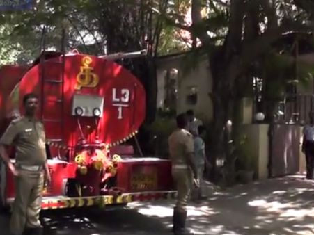 இயக்குநர் மணிரத்தினம் அலுவலகத்தில் தீடீர் தீ விபத்து - வீடியோ