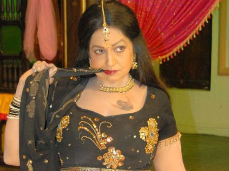 அண்ணாமலை 'கவர்ச்சி கிழவி'யை அவ்வளவு சீக்கிரம் மறக்க முடியுமா?