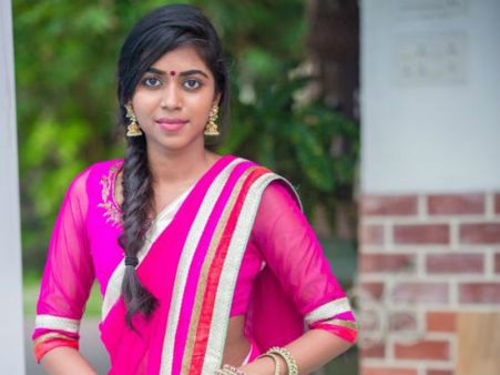 சினிமாவிற்கு வரும் வாரிசு நடிகை லவ்லின்...