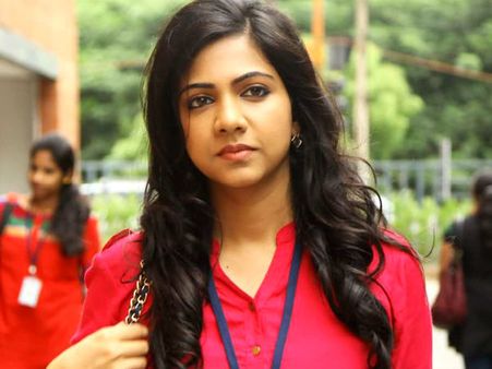 ஸ்ட்ரிக்டு.. நான் ரொம்ப ஸ்ட்ரிக்டு… வாய்ப்புகளை இழக்கும் மடோனா!