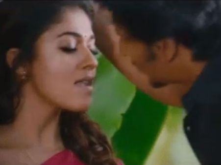 நயன்தாராவின் உதடுகளுக்கு ரொம்பப் பக்கத்துல போயிராதீங்க.. உங்க வாய் கிழிஞ்சிரும்!