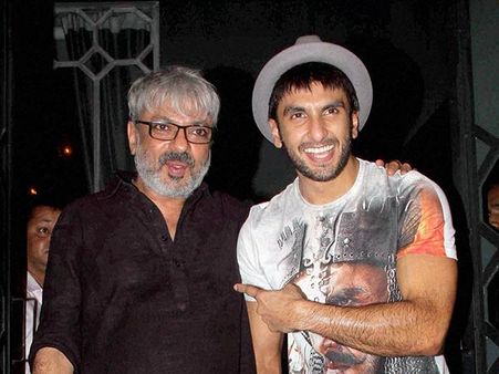 கதை கேட்டது ஒரு குத்தமாய்யா?: ஹீரோவை மாற்றிய பிரபல இயக்குனர்